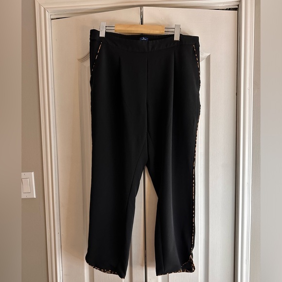 Crop Trousers with Cheetah Print Detailing - Picture 2 of 7